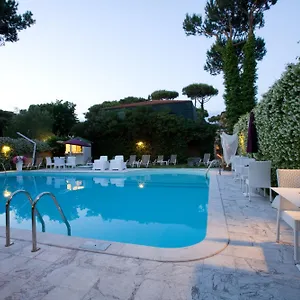 Отель Jr Logos Dei Marmi, Форте-деи-Марми