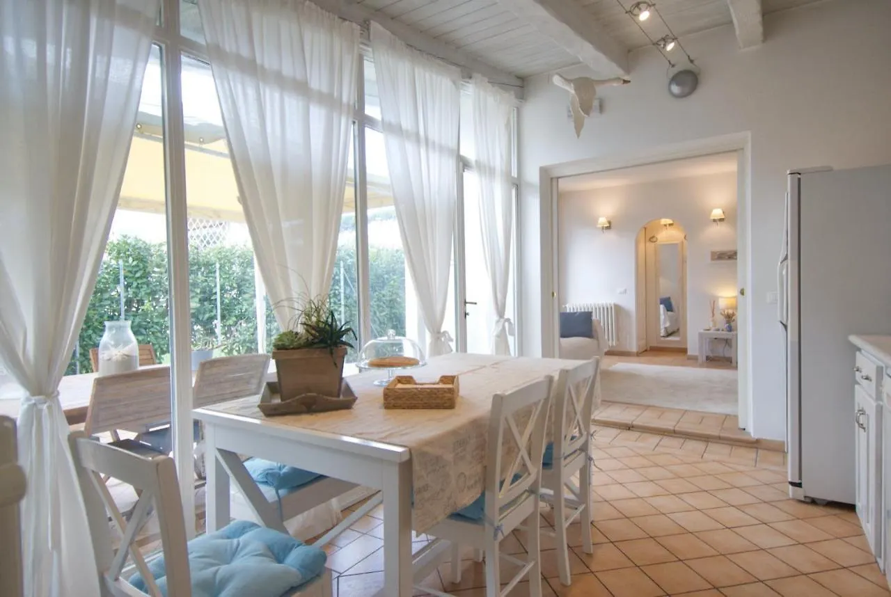 Maison Ciri Villa Forte dei Marmi Italy